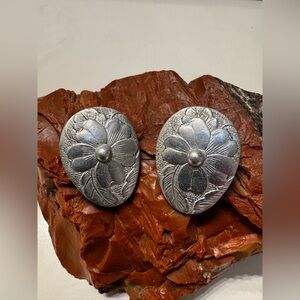 1940s Wartime Hammered Aluminum Dogwood Motif Clip Back Earrings Alcoa Renoir
